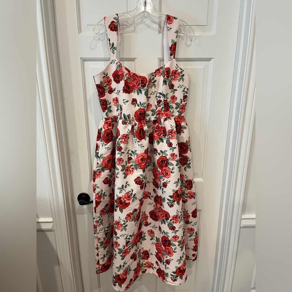 Sachin and Babi Blaine Taffeta Square Neck Dress in red floral. Size 16. NWT.